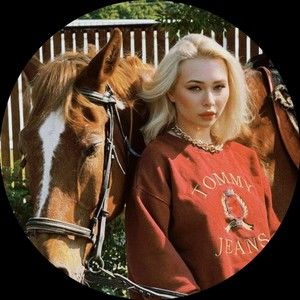 Meet your Posher, Denise